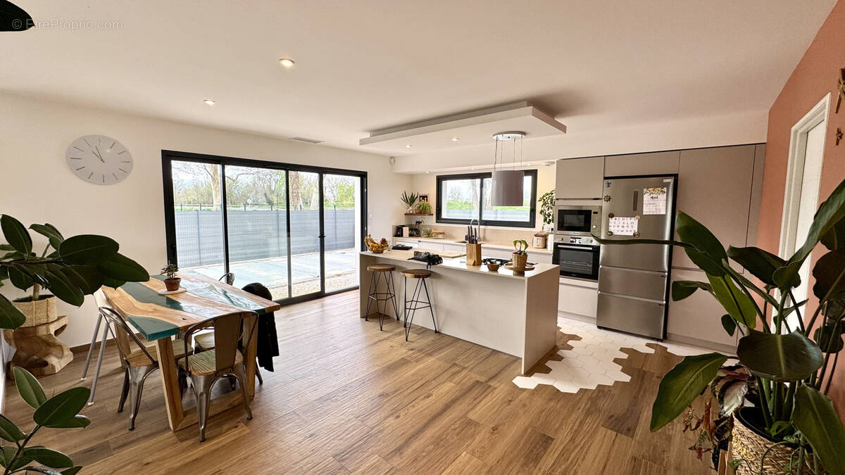 Maison à SAINT-CYPRIEN