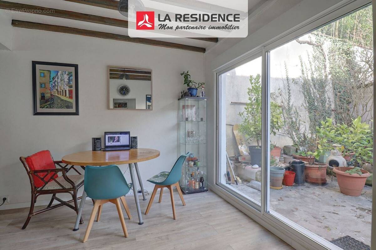 Maison à NEAUPHLE-LE-CHATEAU