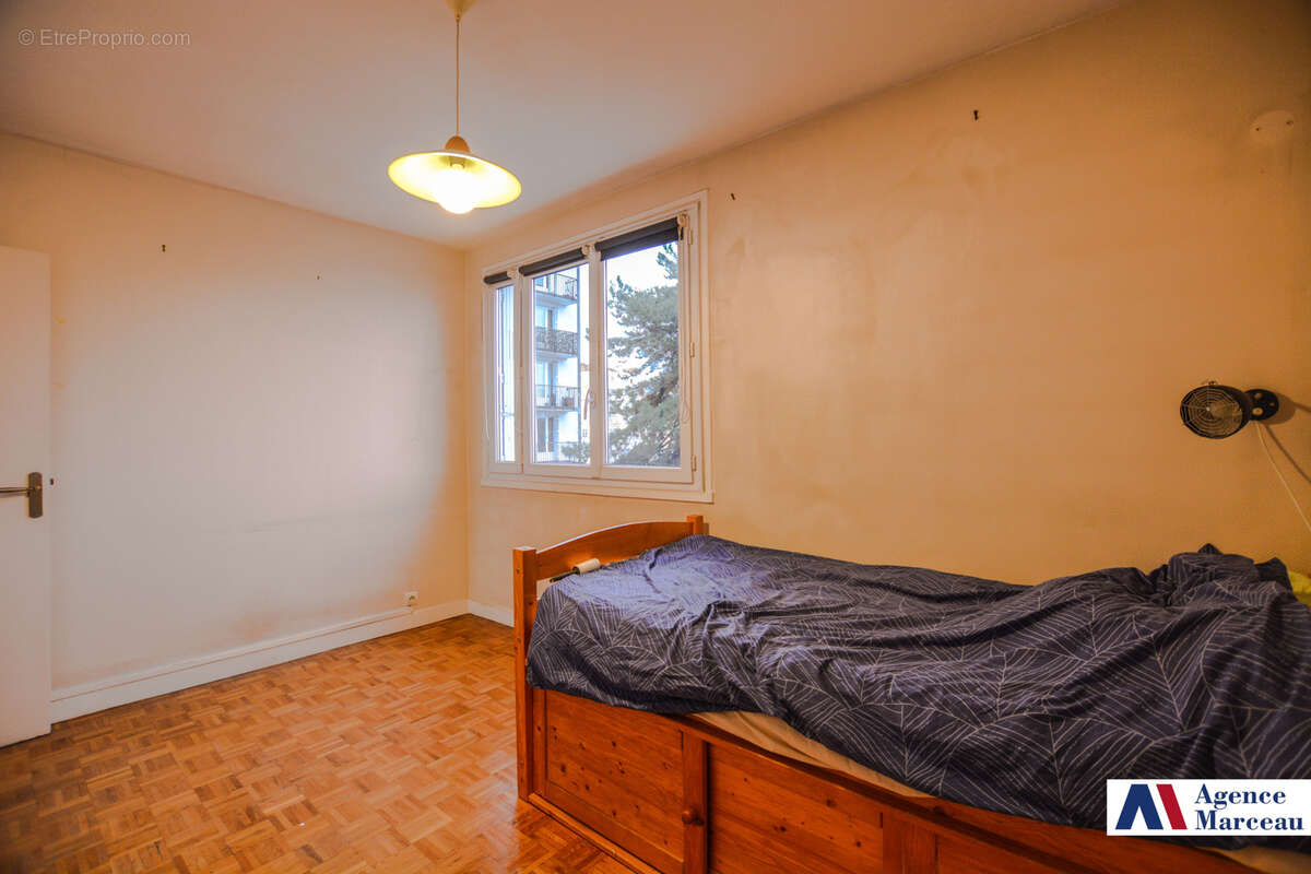 Appartement à COURBEVOIE