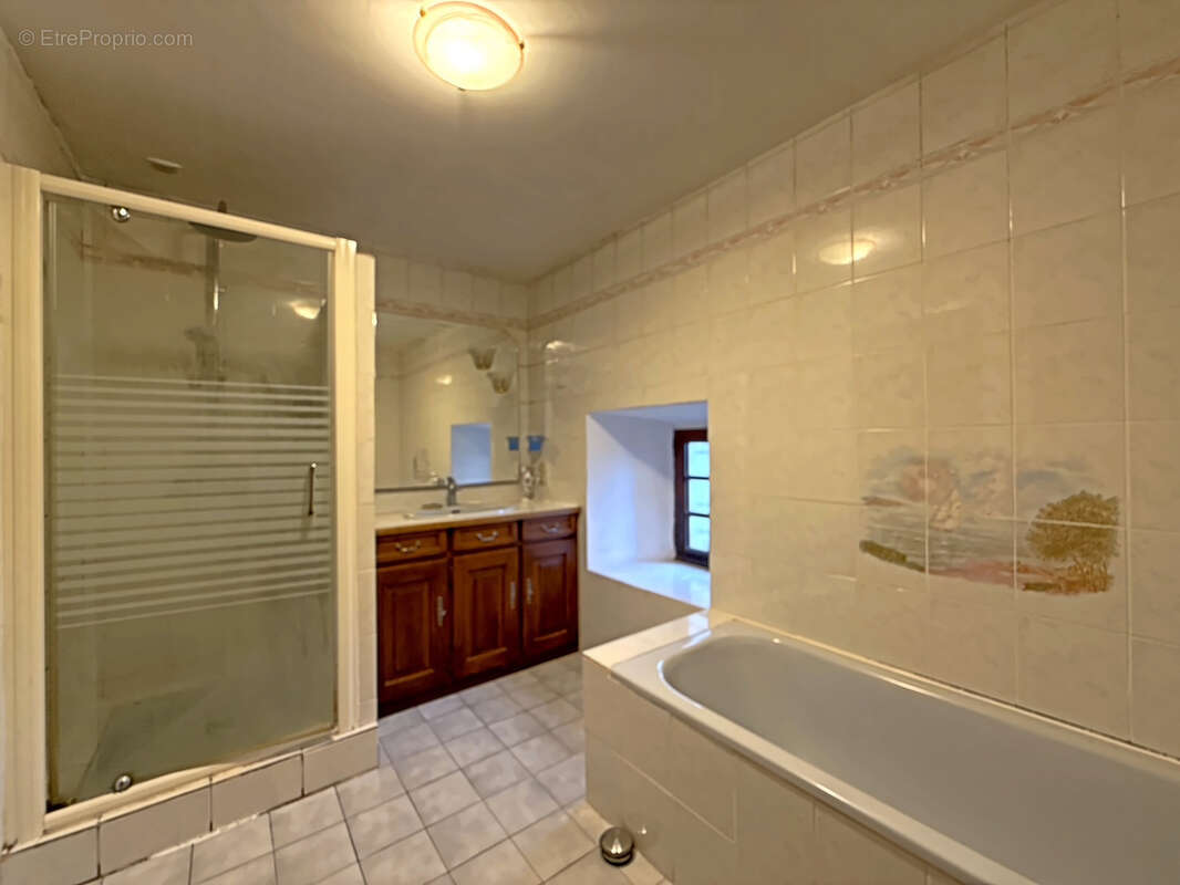 Maison à SAINT-GERMAIN-DE-LA-RIVIERE