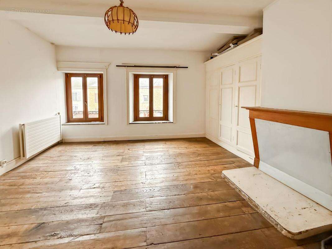 Maison à RENWEZ