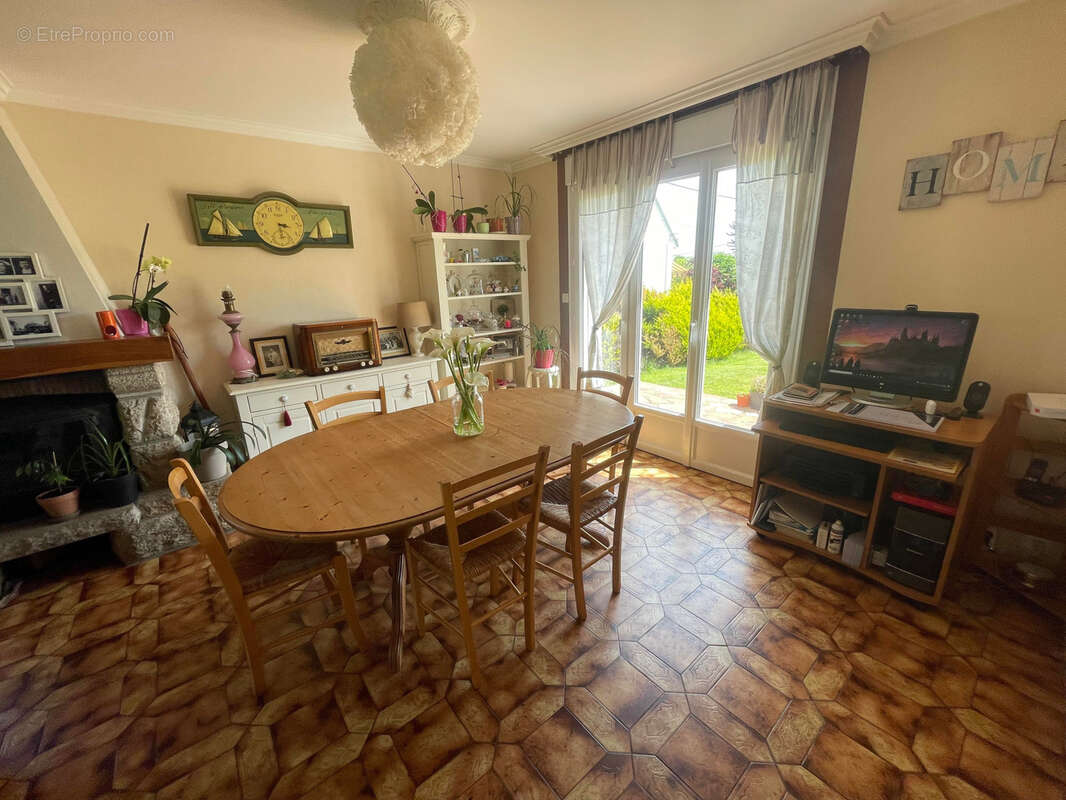 EXCLUSIVITÉ   Maison familiale de 116 m2 avec vie de plain-pied, sous-sol total et dépendances - photo 4