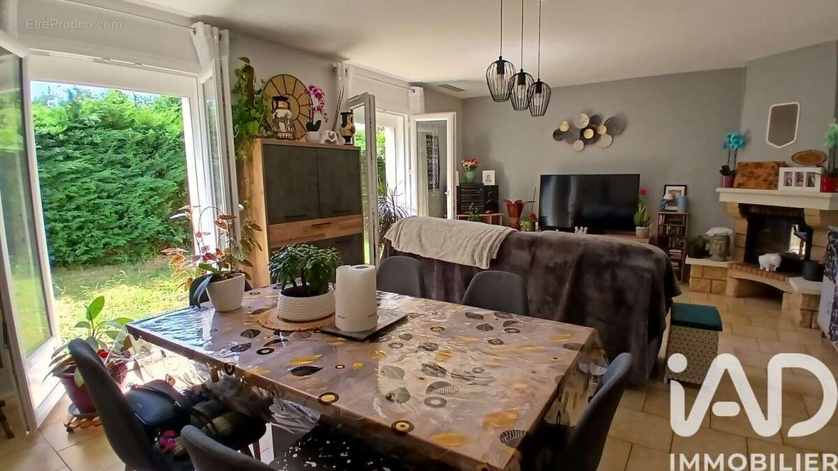 Maison 90 m² à La Caillere-Saint-Hilaire  - photo 5