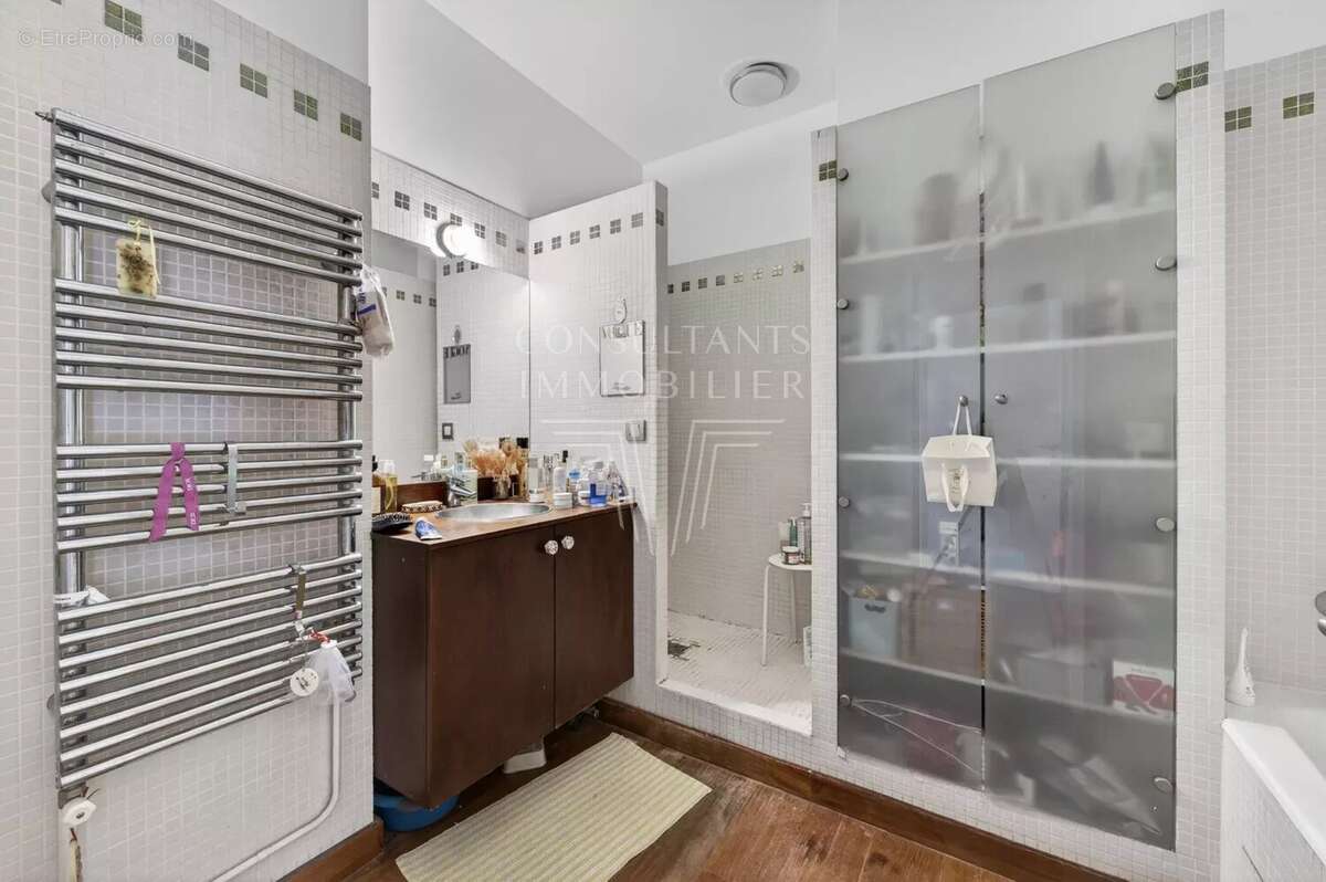 Appartement à NEUILLY-SUR-SEINE