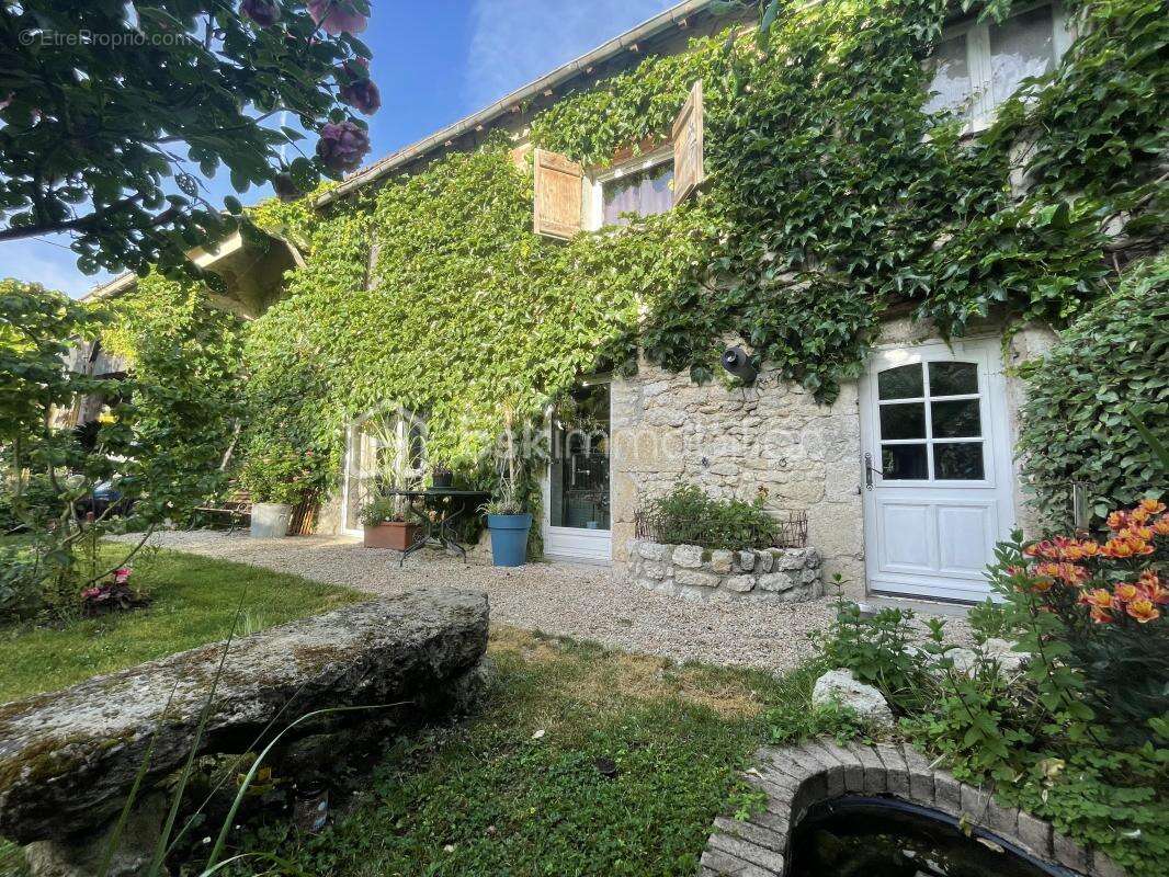 Maison à BEAUNE-LA-ROLANDE