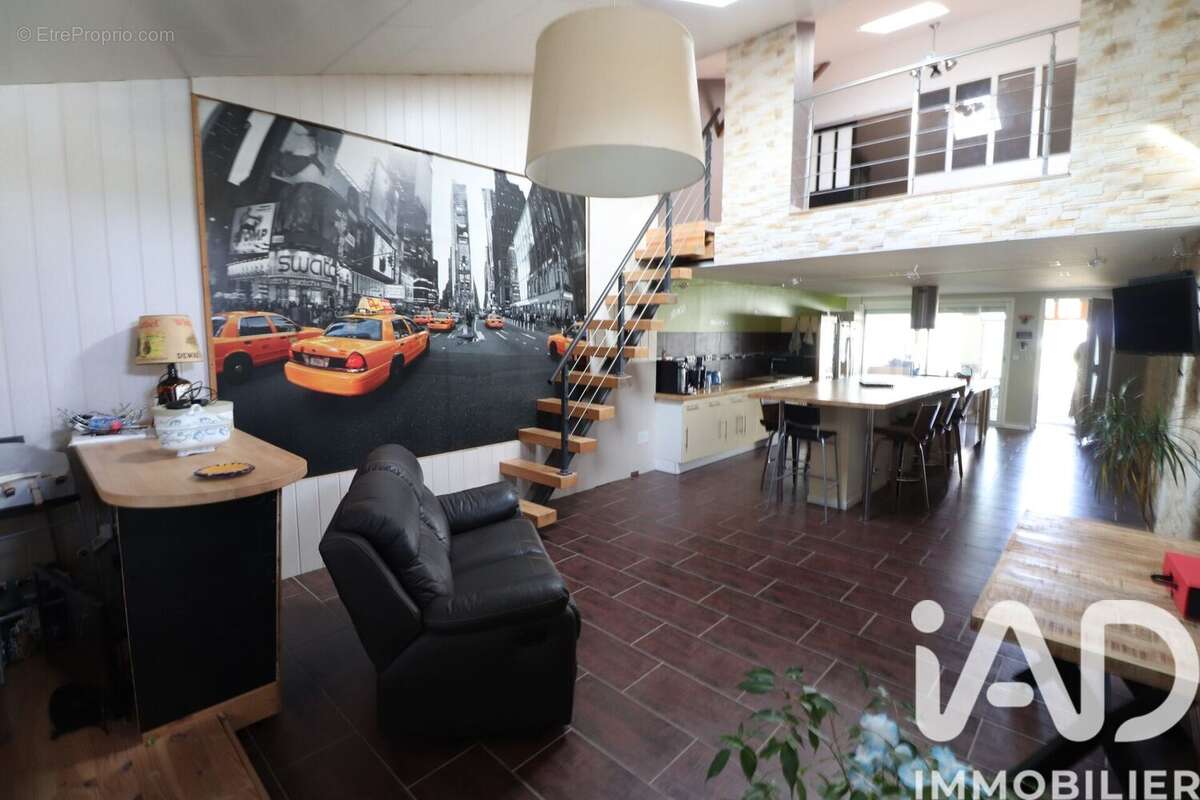 Maison 162 m² à Saint-Martin-D'ary  - photo 2