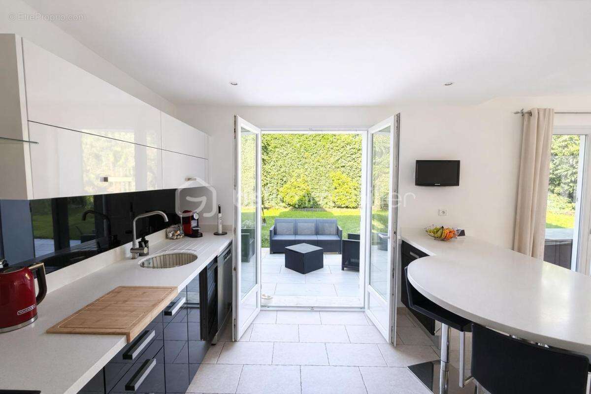  Maison familiale 150 m² – Jardin paysagé – Emplacement idéal!! - photo 10