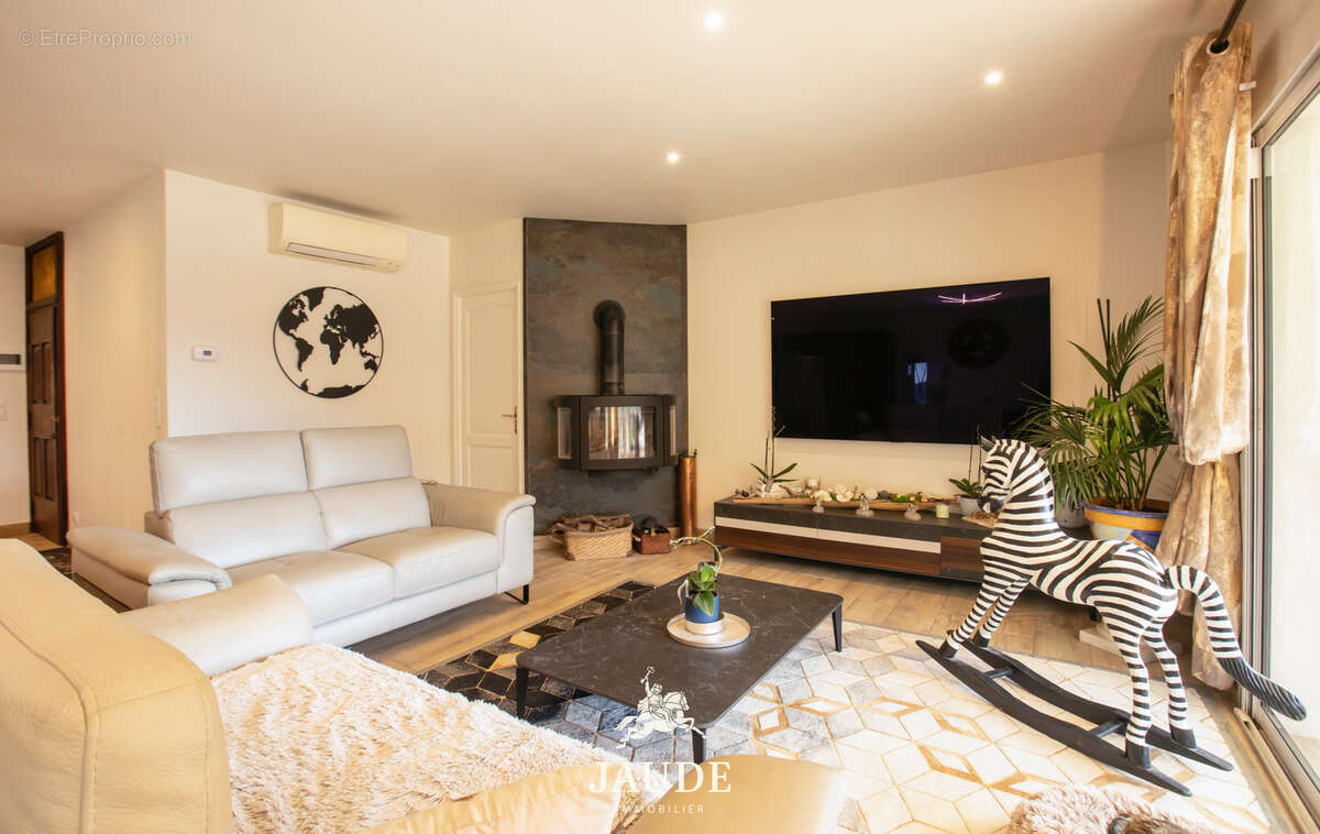 Maison à PLAN-DE-LA-TOUR