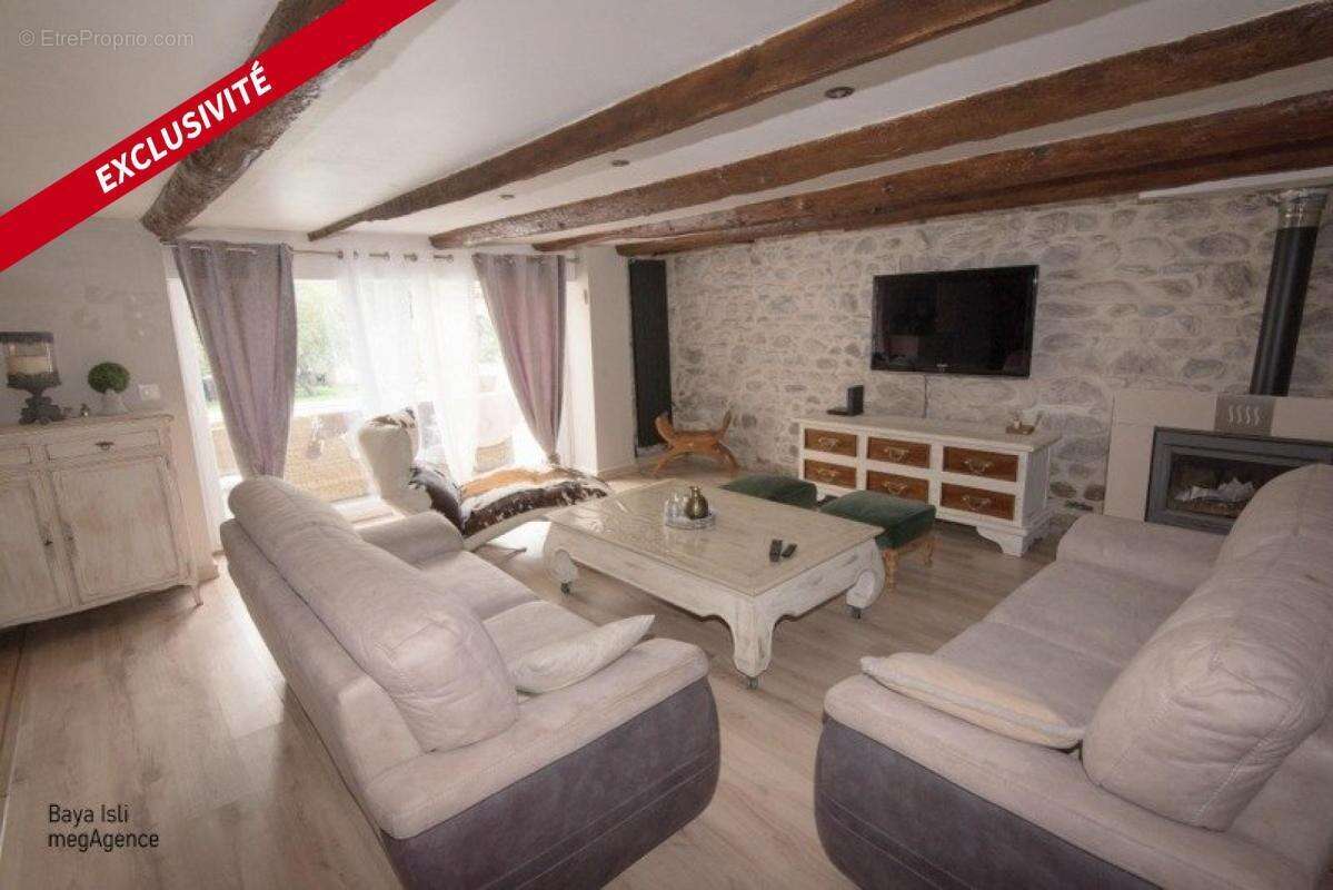 Tènement immobilier de 2 maisons avec piscine, garage et terrain – 364 000 € FAI - photo 5