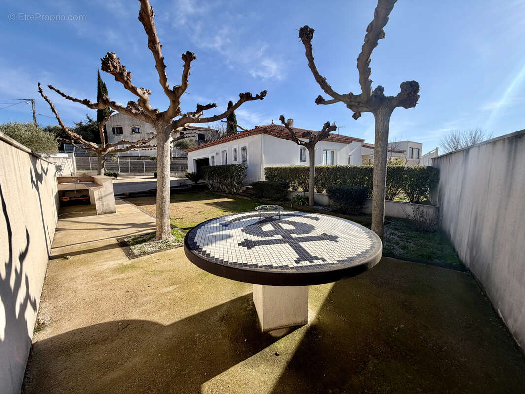 Maison à GALLARGUES-LE-MONTUEUX