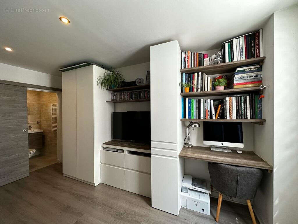 Appartement à PARIS-12E
