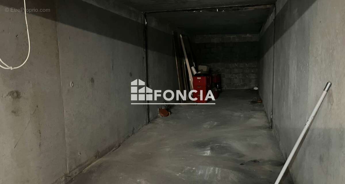 Parking à SAINT-ETIENNE