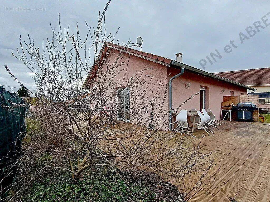 Maison à LA TOUR-DU-PIN