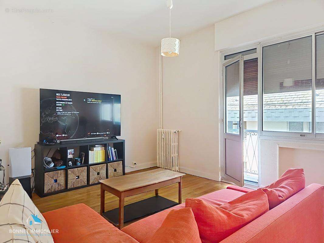 Appartement loué type T2 bis - 1 chambre - 72 m² - photo 3