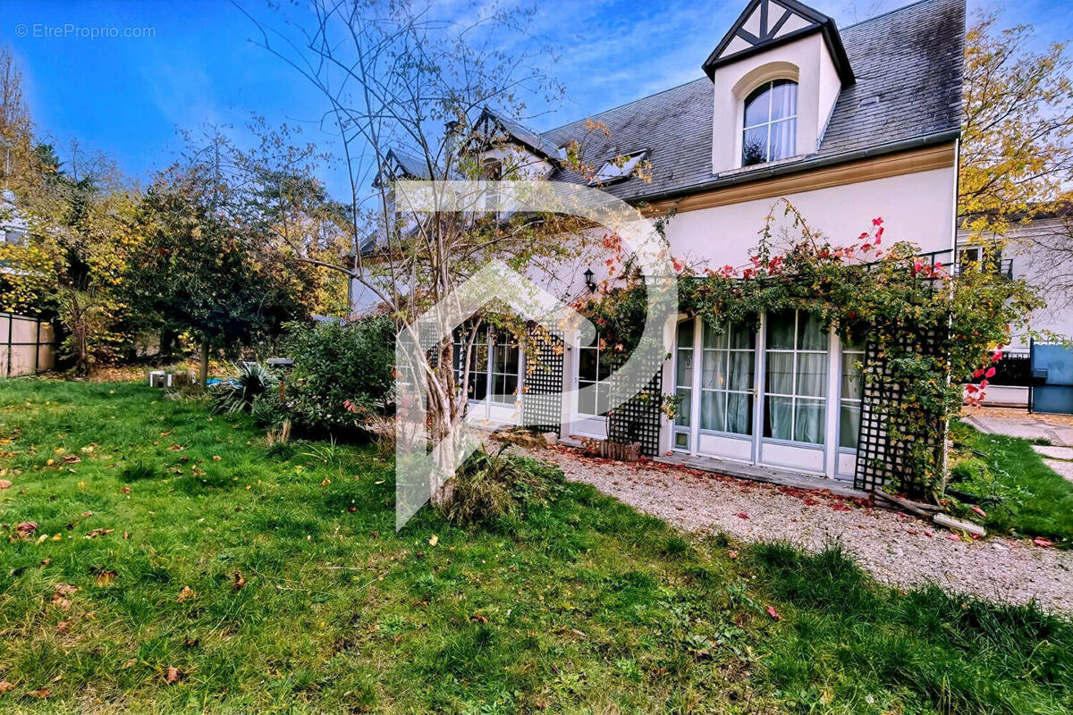 Maison à L&#039;ISLE-ADAM