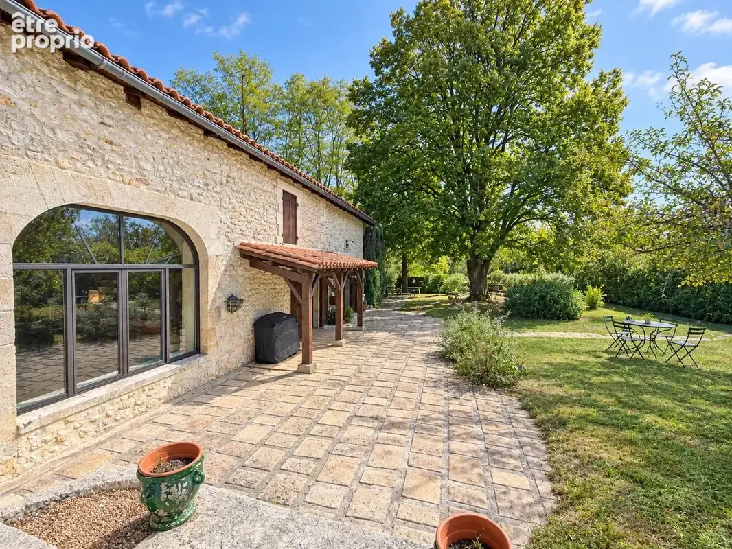 Charmante maison en pierre avec piscine et superbe cuisine d’été - photo 19