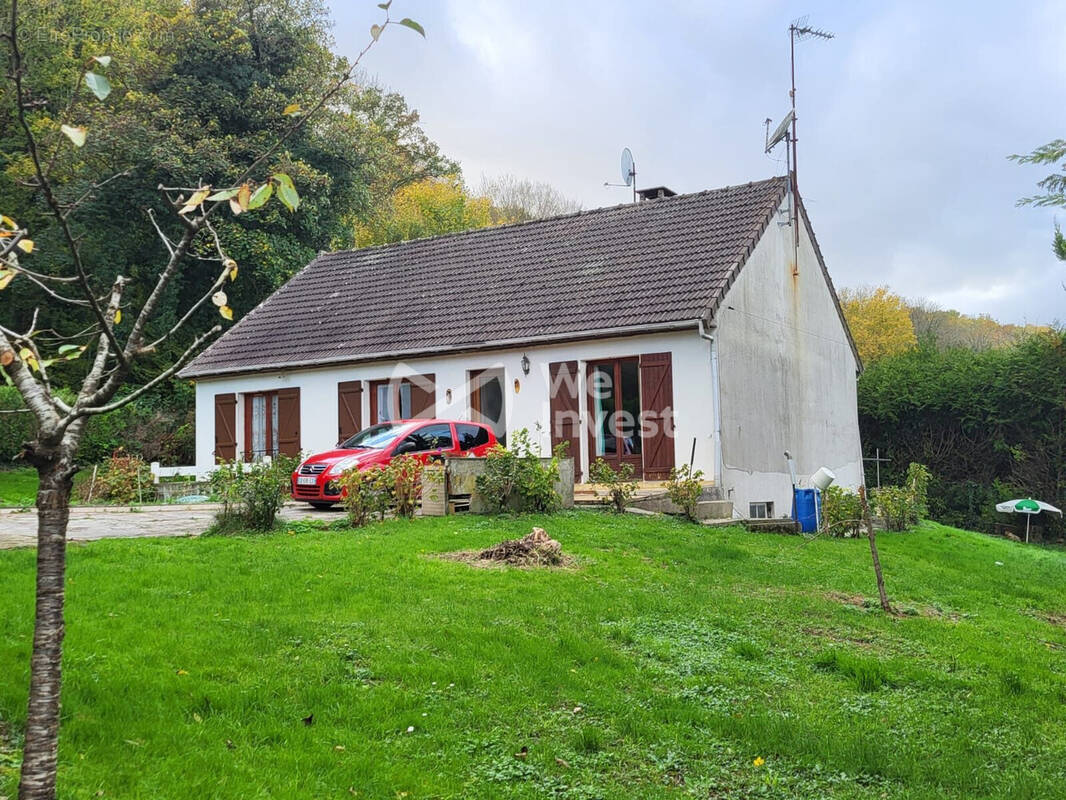 Maison à SAINT-CYR-SUR-MORIN