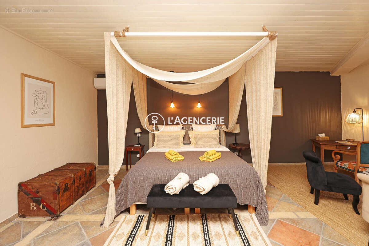 Maison à LES CABANNES