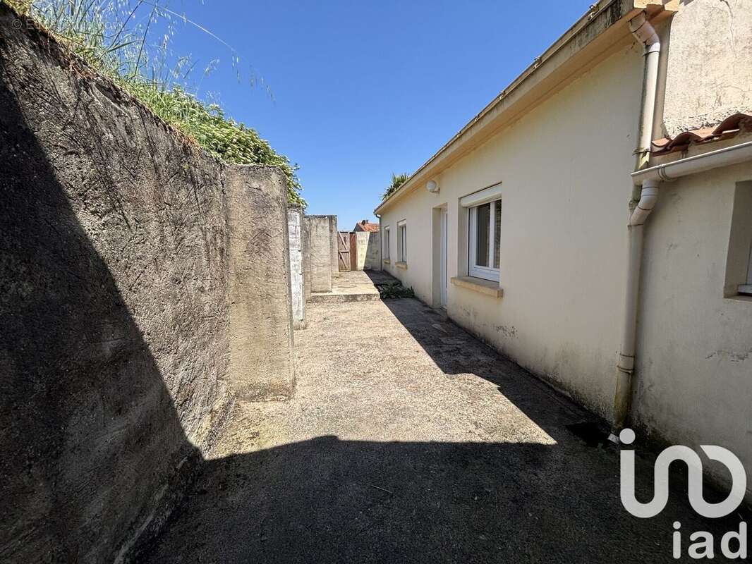 Photo 4 - Maison à MOUZEUIL-SAINT-MARTIN