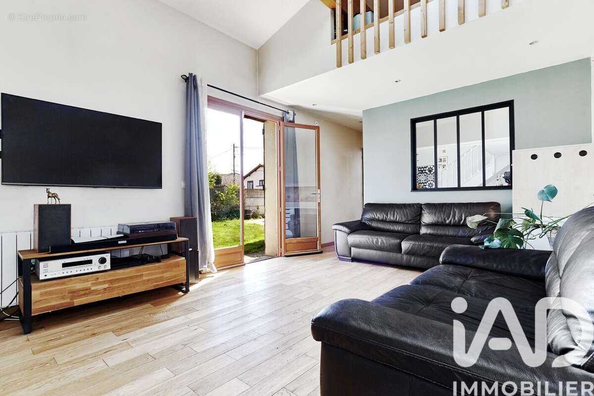 Photo 2 - Maison à MONTIGNY-LES-CORMEILLES