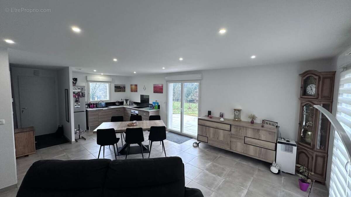 Maison à COURCHATON