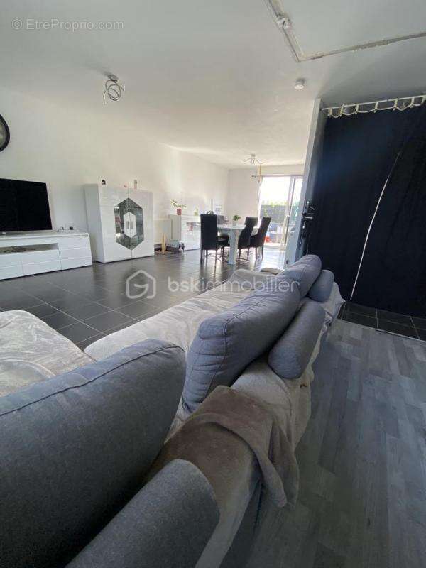 Maison à OSTRICOURT