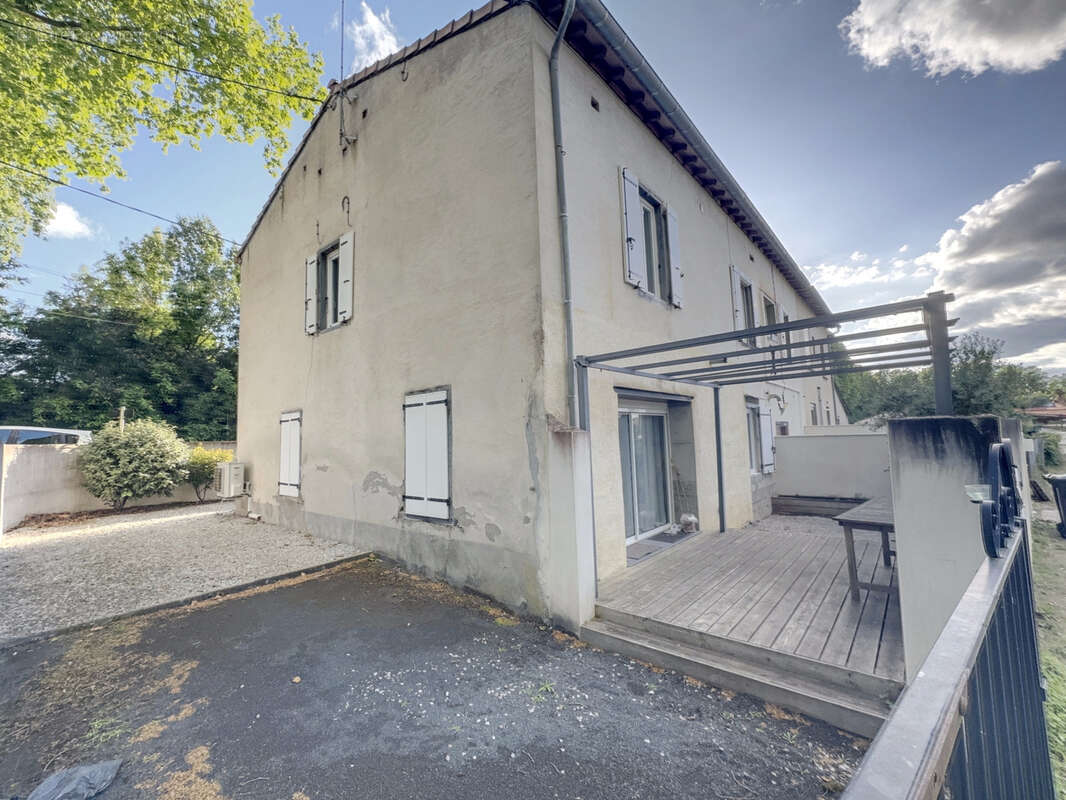 Maison à SOUAL