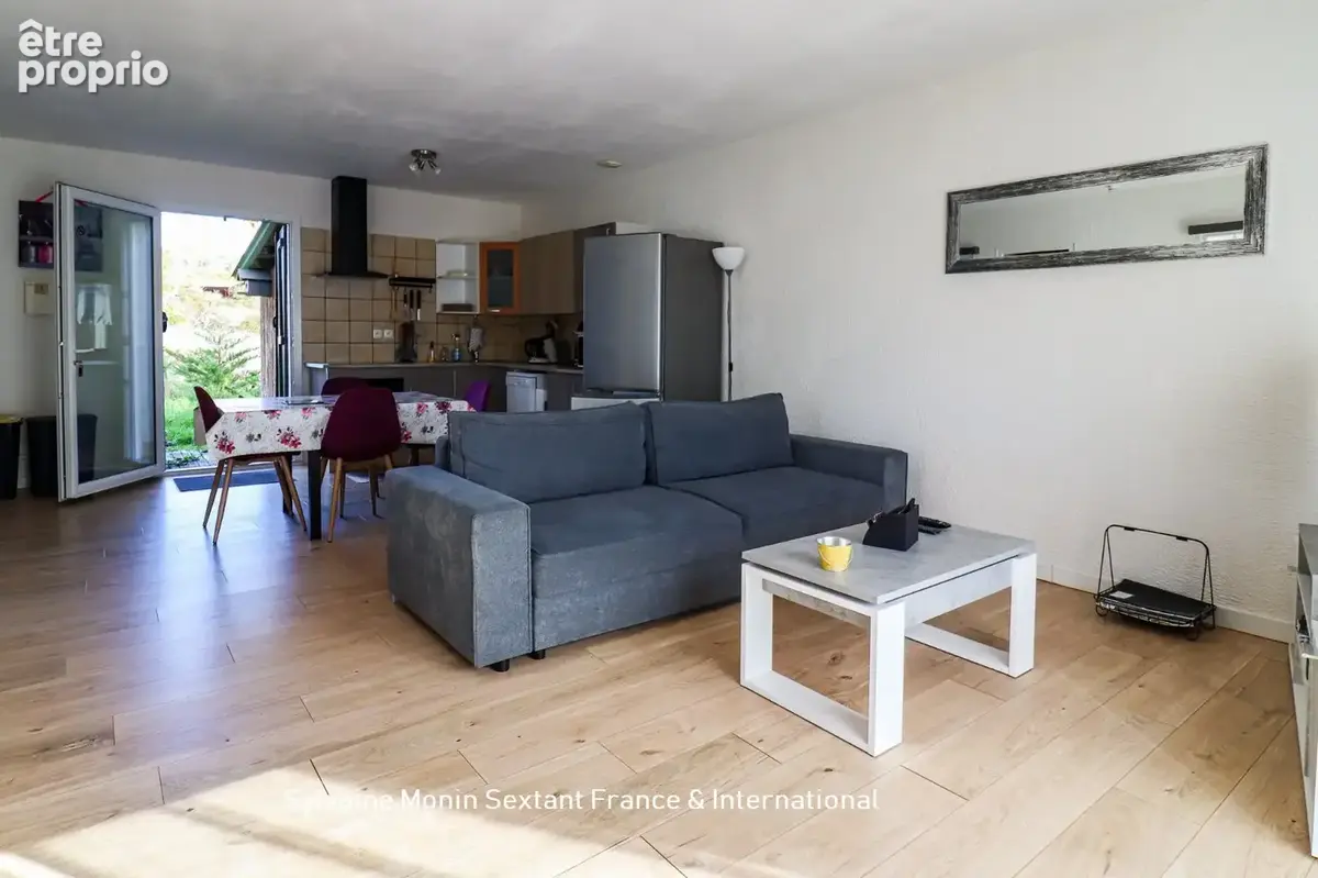 Deux maisons, une piscine, un terrain constructible et un fort potentiel locatif - photo 4