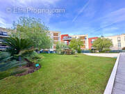 Appartement à LA ROQUETTE-SUR-SIAGNE