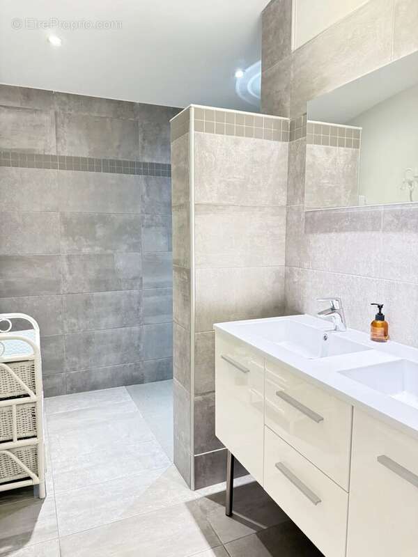 Maison à SAINTE-ANASTASIE-SUR-ISSOLE