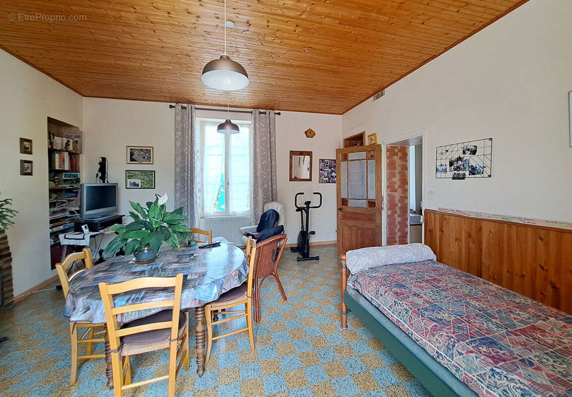 Maison à THURE