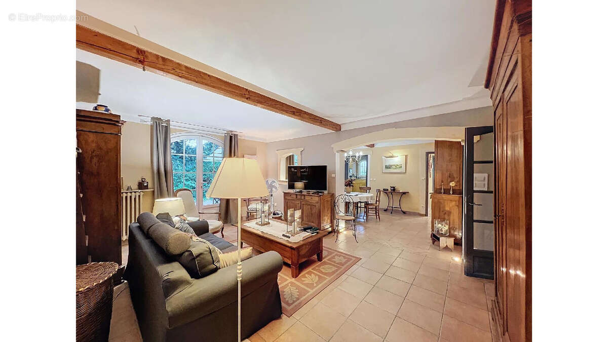 Maison à CHATEAUNEUF-LE-ROUGE