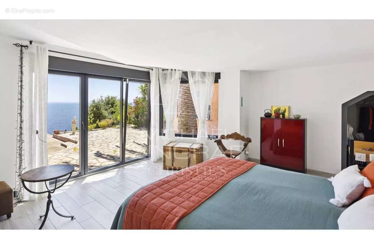 Propriété rénovée avec vue mer imprenable - photo 7