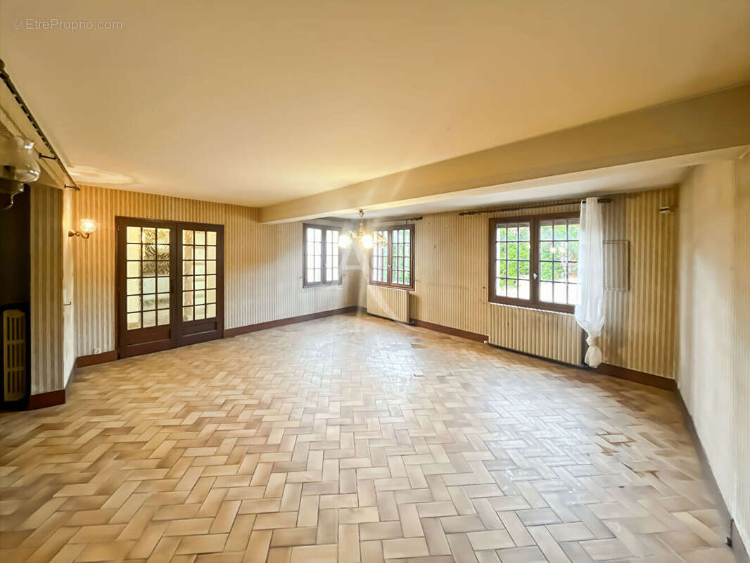 Maison à LES MUREAUX