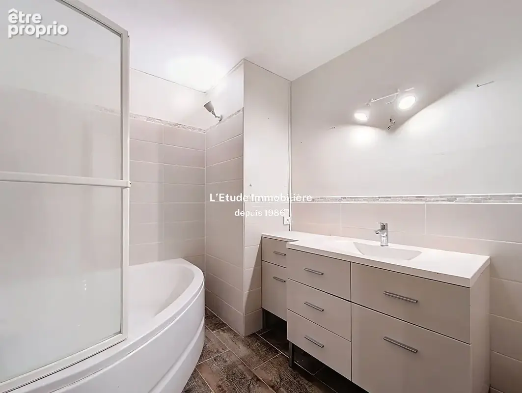 121 m² familial 4 chambres possibles Métro Cuire à 5 min parc arboré - photo 19