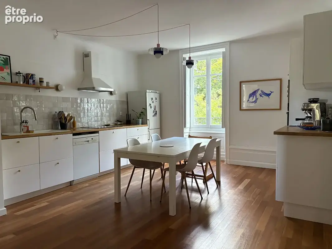 Appartement T4 de 87,50 m² au 1er étage d'un ancien hôtel particulier - photo 5