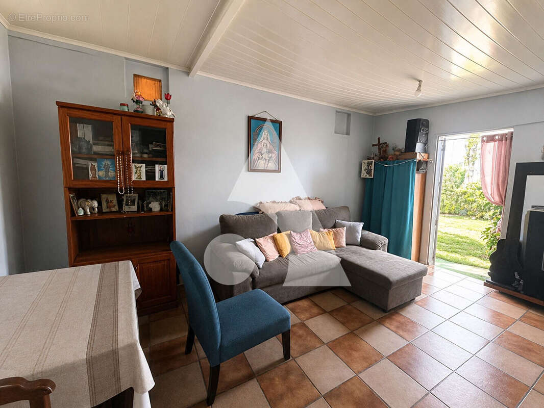 Terre Sainte  F3 de plain-pied avec grand jardin et fort potentiel - photo 2