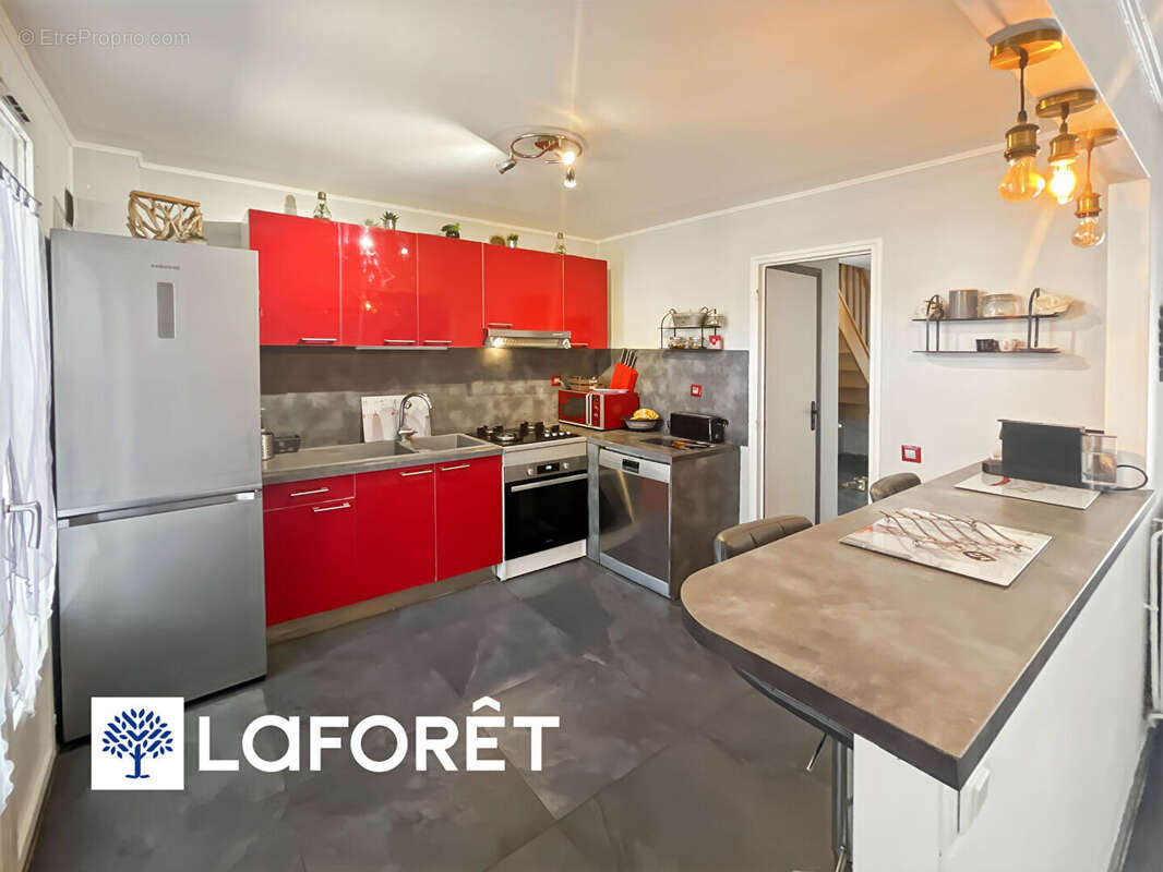 Maison traditionnelle 6 pièces à vendre à Sainte Geneviève des Bois - Réf 9159 - photo 7