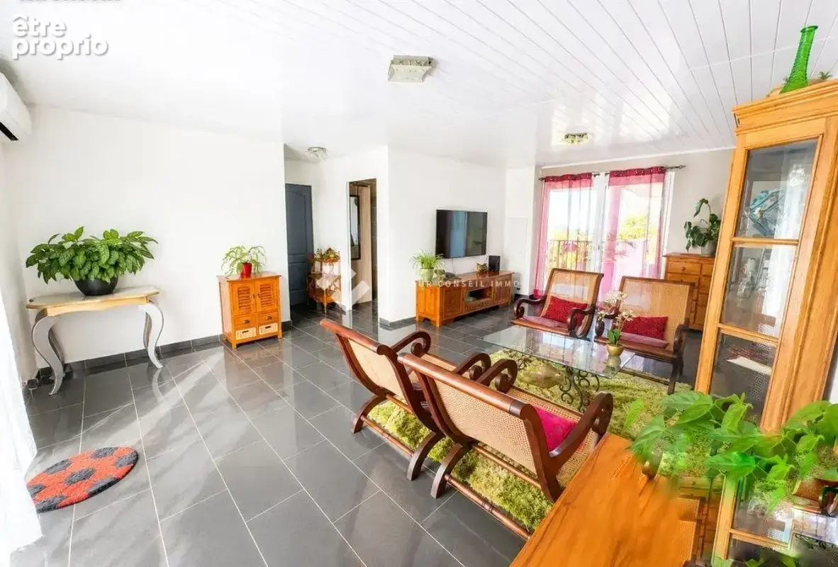 Maison 165 m² à Les Trois-Bassins  - photo 3