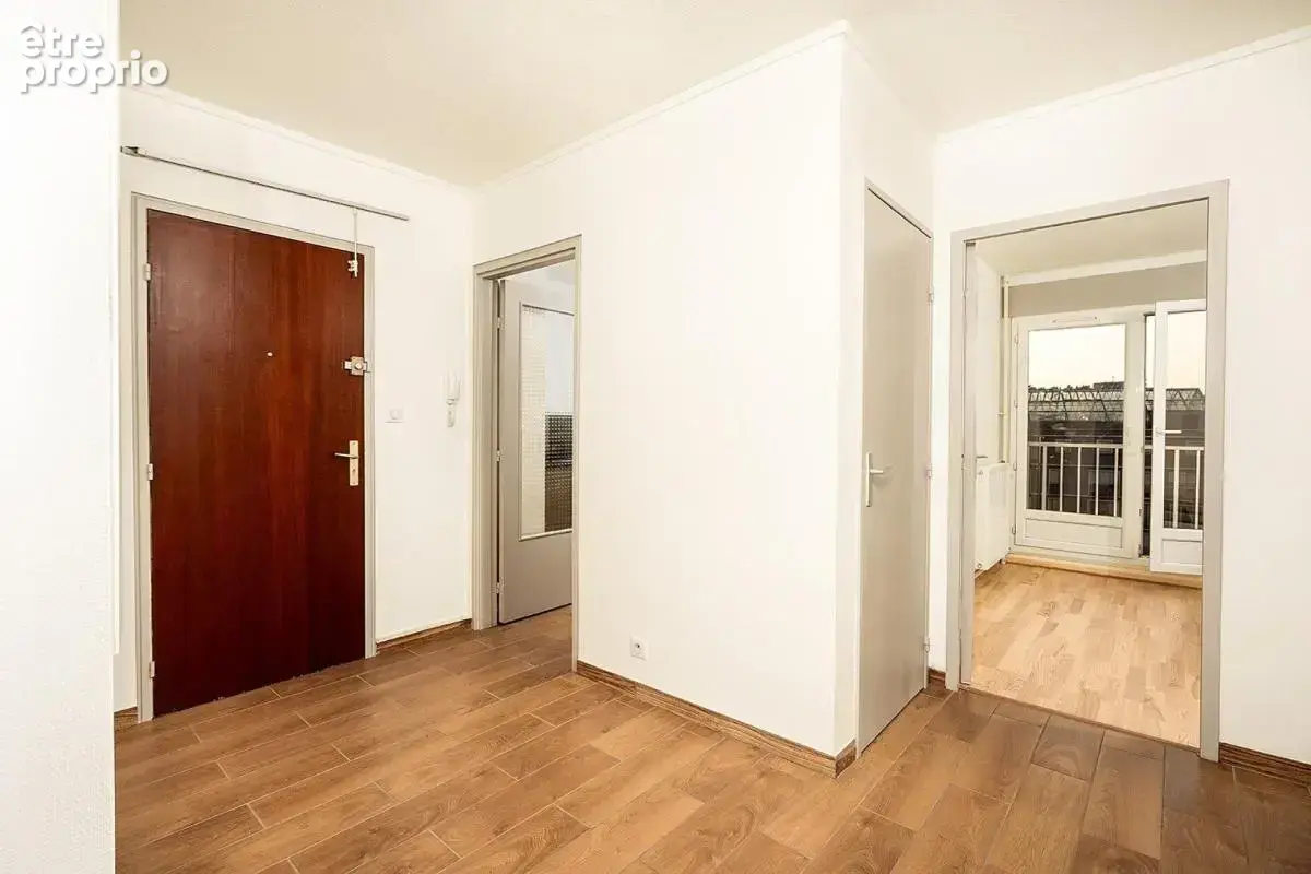 Idéal  investisseur : joli appartement rénové rue des touristes possibilité obtenir un garage supplémentaire actuellement loué 8 - photo 9