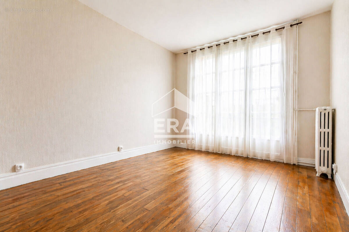 Appartement à ISSY-LES-MOULINEAUX