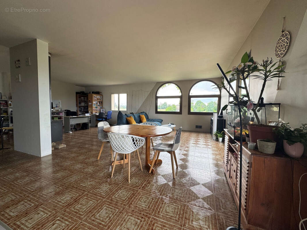 Maison à BEAUREPAIRE