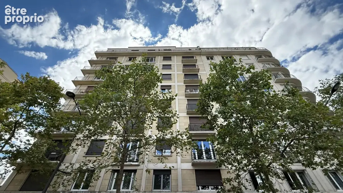 Appartement à PARIS-16E