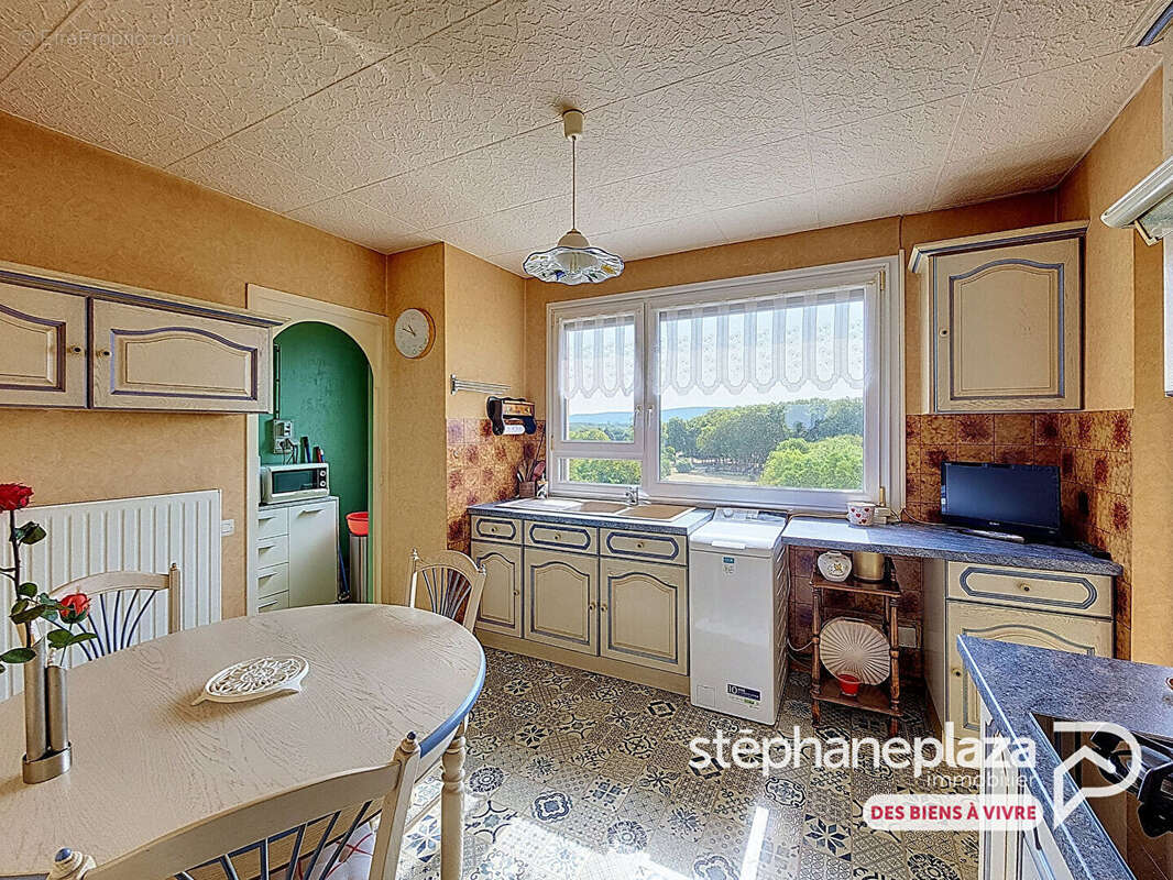 Appartement Bourg En Bresse 5 pièce(s) - photo 2