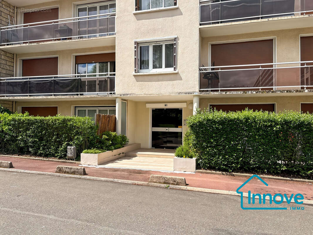 Appartement à LA CELLE-SAINT-CLOUD