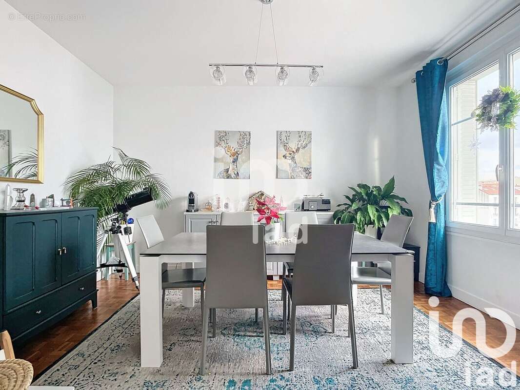 Photo 7 - Appartement à COURBEVOIE