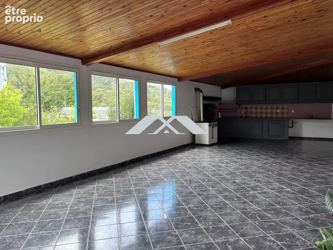 Maison 10 pièces 223 m² à vendre à Le Tampon (97430) - photo 7