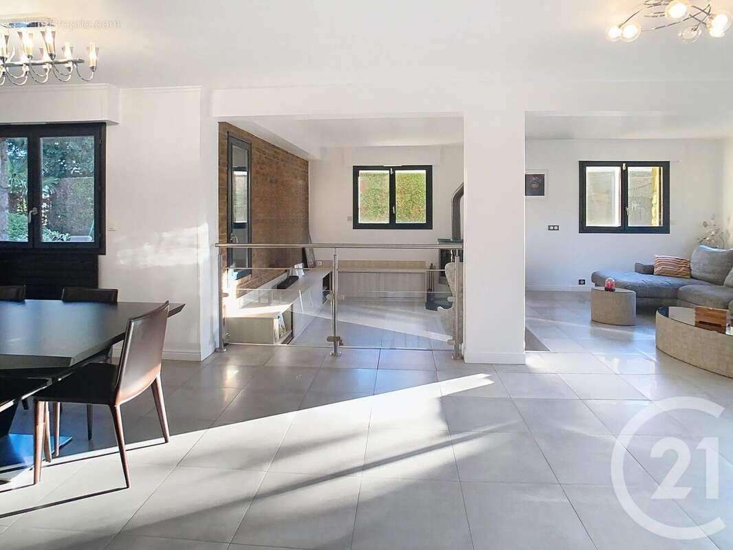 Photo 6 - Maison à THIAIS