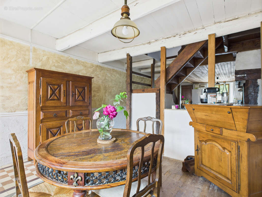 Maison à MARSAC-EN-LIVRADOIS