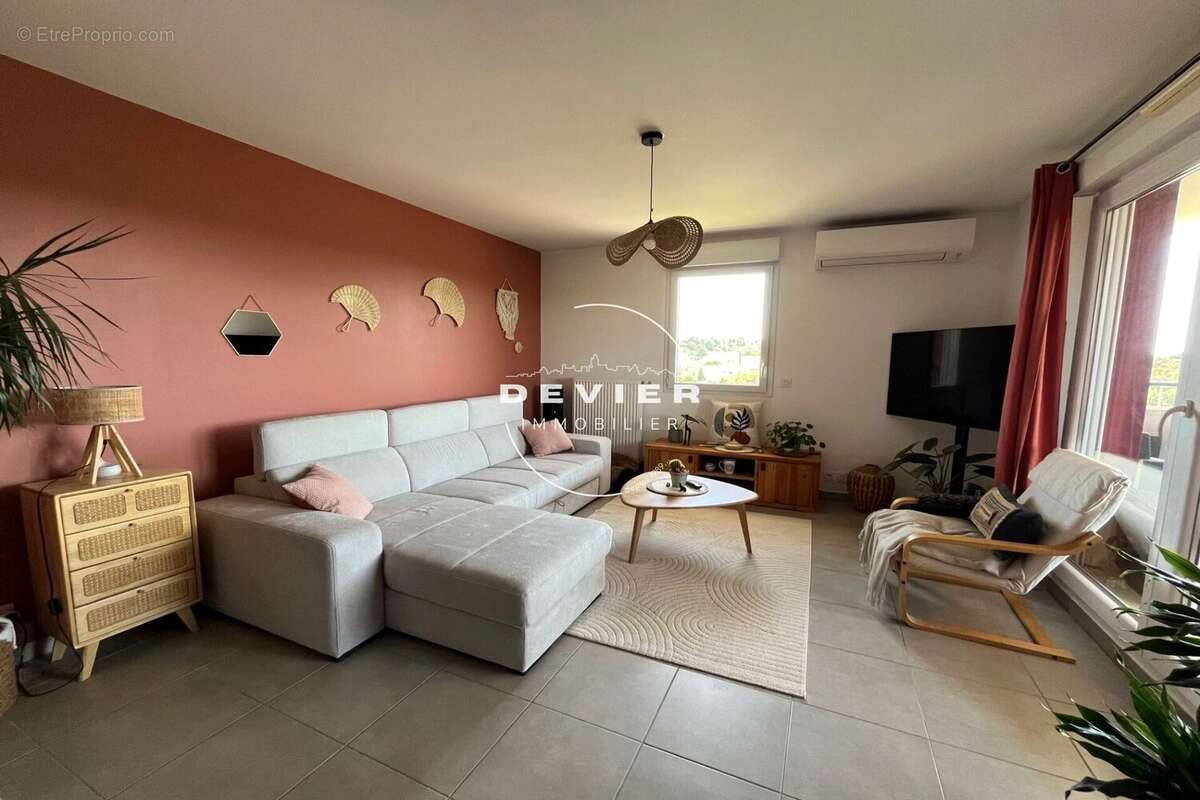 Appartement à SAINT-BRES